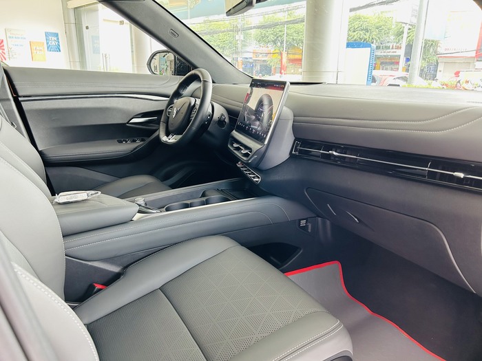 giá xe vinfast vf7 mới nhất