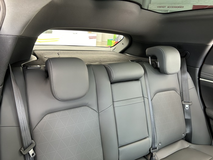 giá xe vinfast vf7 mới nhất