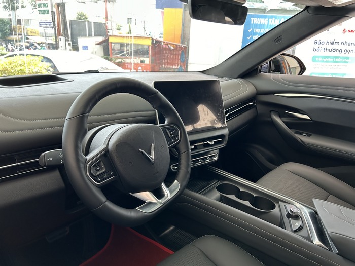 giá xe vinfast vf7 mới nhất
