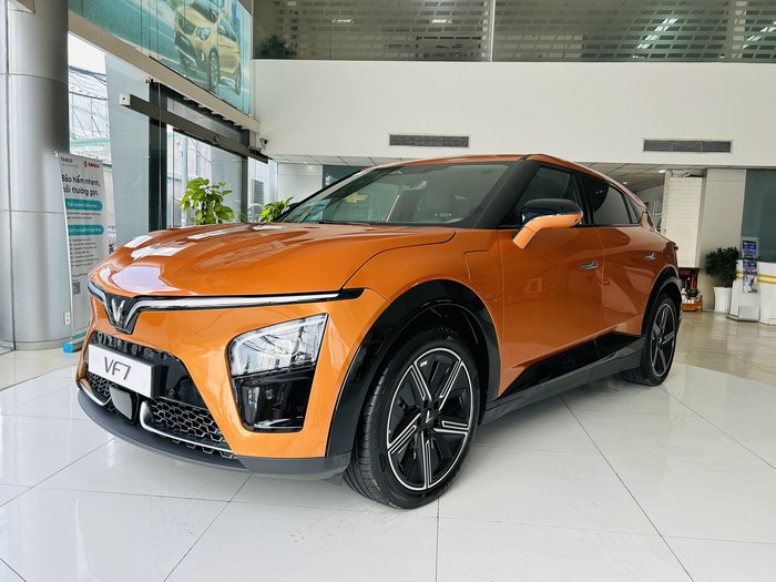 giá xe vinfast vf7 mới nhất