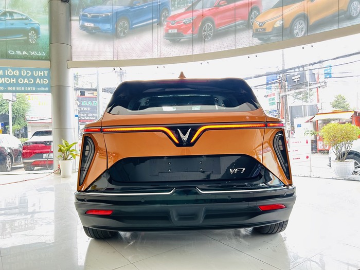giá xe vinfast vf7 mới nhất