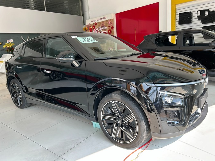 giá xe vinfast vf7 mới nhất