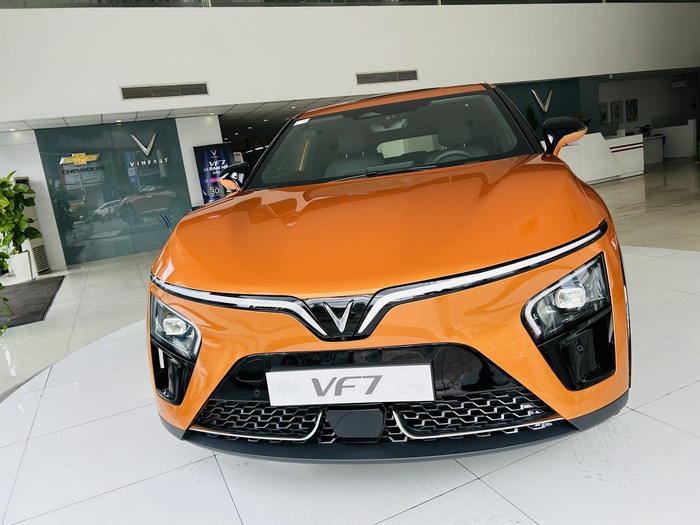 giá xe vinfast vf7 mới nhất