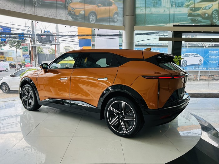 giá xe vinfast vf7 mới nhất