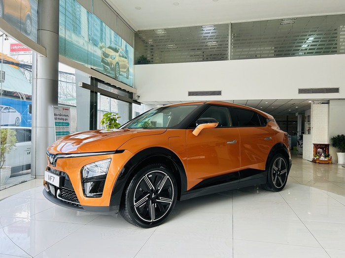 giá xe vinfast vf7 mới nhất