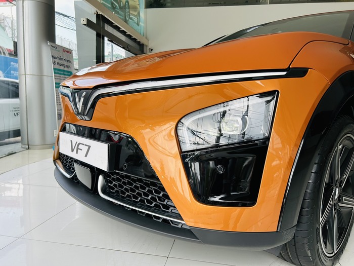 giá xe vinfast vf7 mới nhất