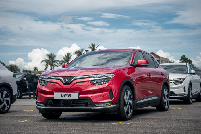 giá xe vinfast vf8 mới nhất