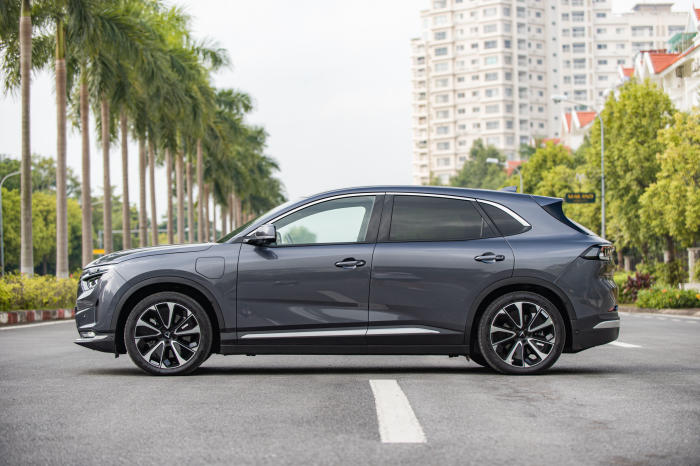 giá xe VinFast VF8 mới nhất